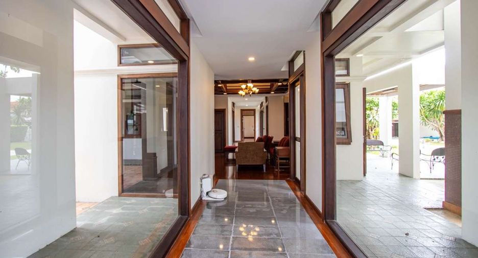 For rent 6 bedrooms house in Mueang Chiang Mai, Chiang Mai