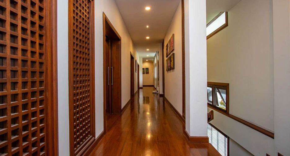 For rent 6 bedrooms house in Mueang Chiang Mai, Chiang Mai