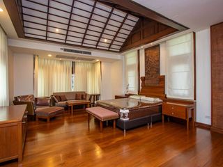 For rent 6 bedrooms house in Mueang Chiang Mai, Chiang Mai