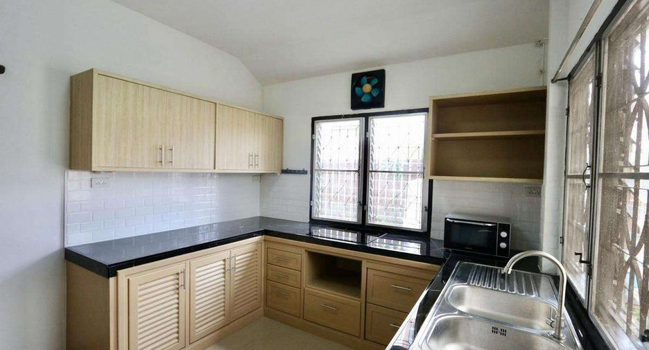 For rent 3 bedrooms house in Mueang Chiang Mai, Chiang Mai