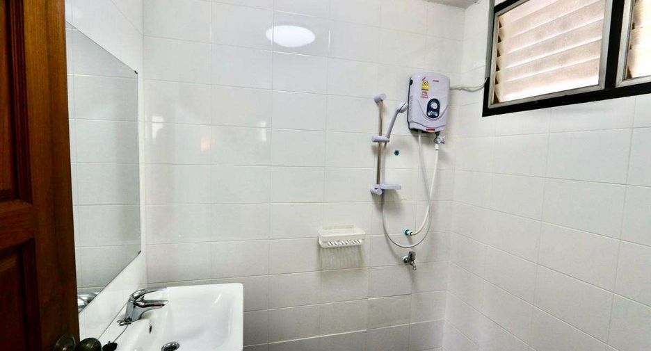 For rent 3 bedrooms house in Mueang Chiang Mai, Chiang Mai