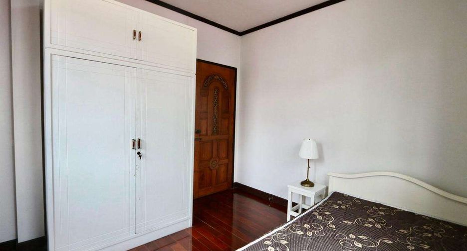 For rent 3 bedrooms house in Mueang Chiang Mai, Chiang Mai