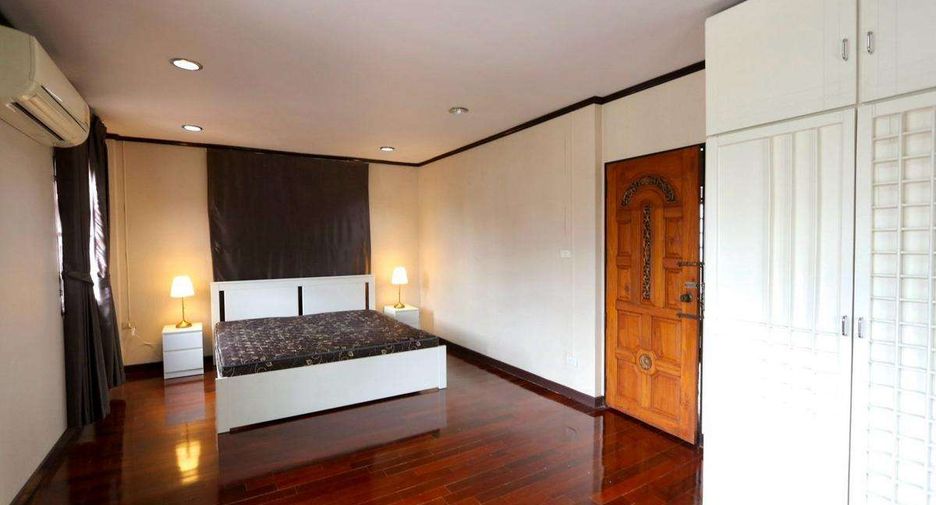 For rent 3 bedrooms house in Mueang Chiang Mai, Chiang Mai