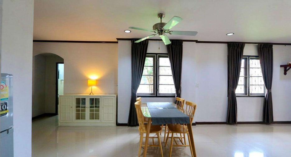 For rent 3 bedrooms house in Mueang Chiang Mai, Chiang Mai