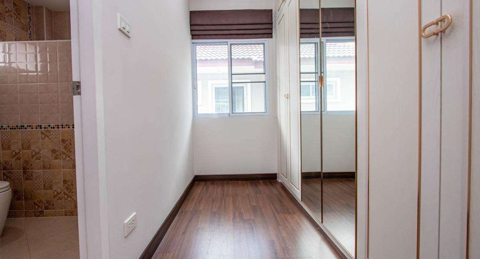 À vendre 4 chambres maison à San Kamphaeng, Chiang Mai