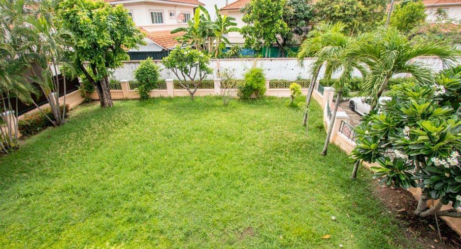 For rent 3 bedrooms house in Mueang Chiang Mai, Chiang Mai