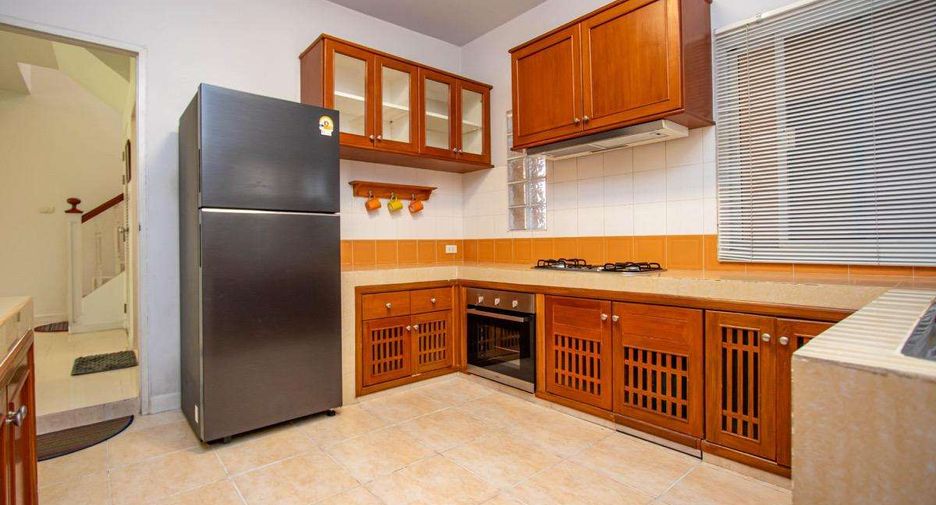 For rent 3 bedrooms house in Mueang Chiang Mai, Chiang Mai