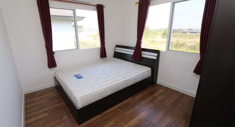 For rent 3 bedrooms house in San Kamphaeng, Chiang Mai