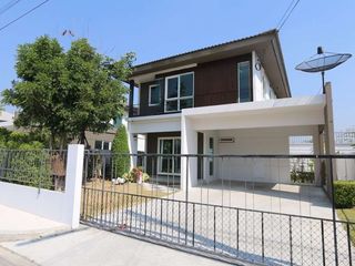 For rent 3 bedrooms house in San Kamphaeng, Chiang Mai