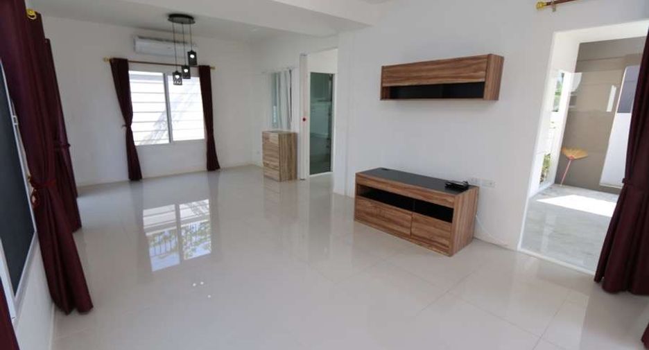 For rent 3 bedrooms house in San Kamphaeng, Chiang Mai