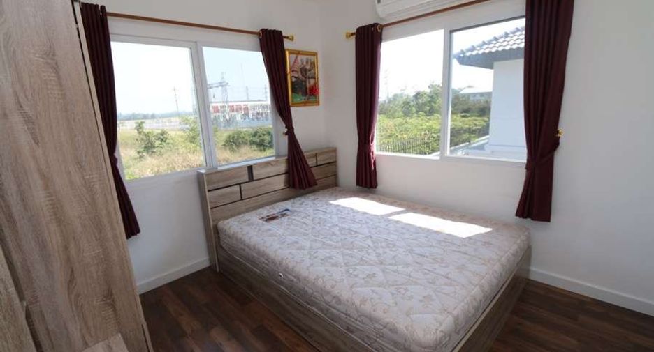 For rent 3 bedrooms house in San Kamphaeng, Chiang Mai