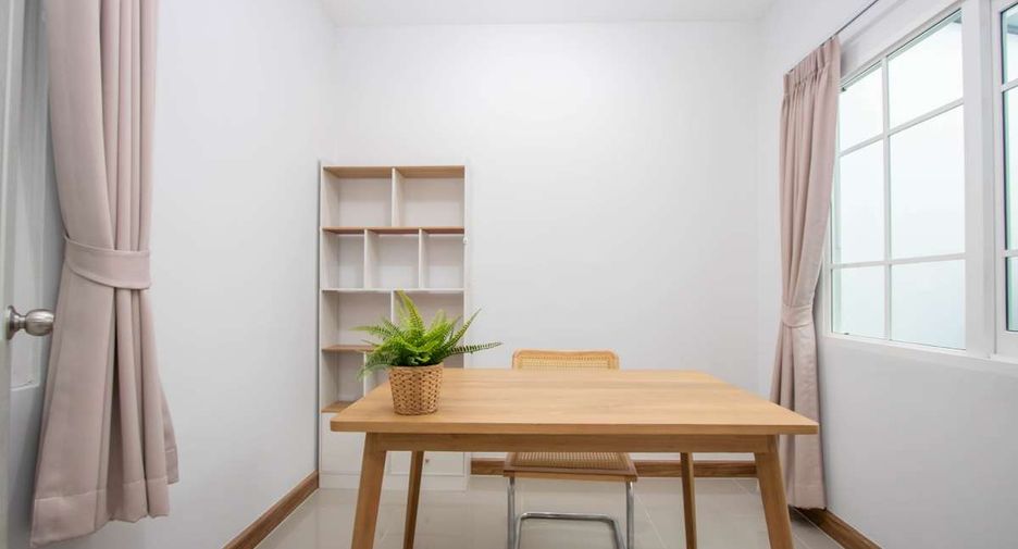 For rent 4 bedrooms house in Mueang Chiang Mai, Chiang Mai