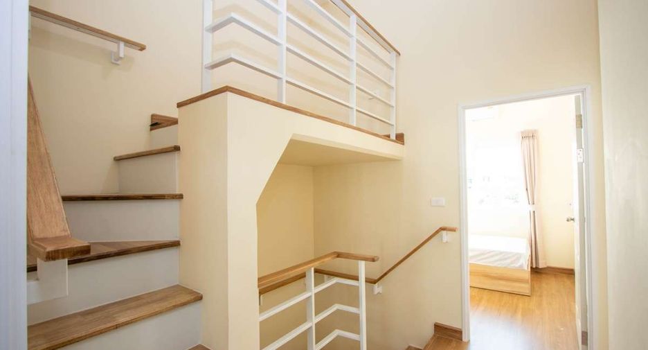 For rent 4 bedrooms house in Mueang Chiang Mai, Chiang Mai