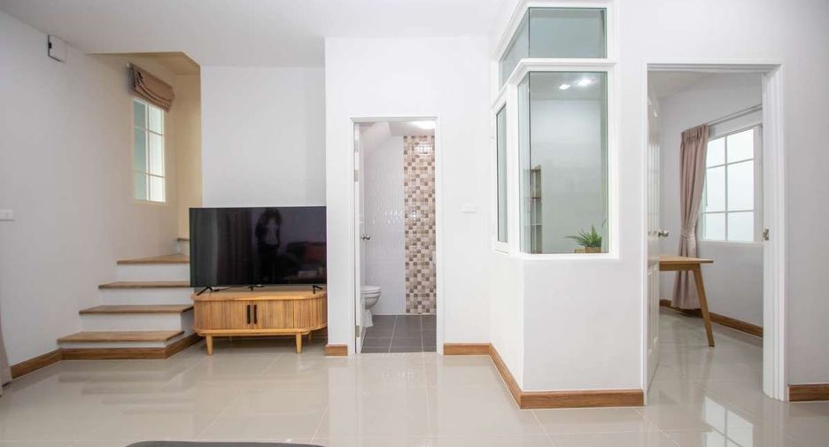 For rent 4 bedrooms house in Mueang Chiang Mai, Chiang Mai