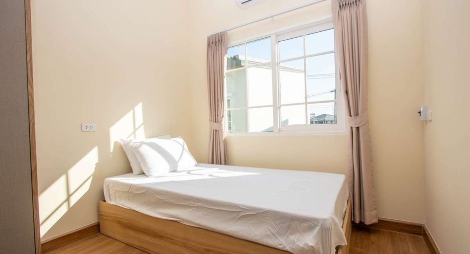 For rent 4 bedrooms house in Mueang Chiang Mai, Chiang Mai