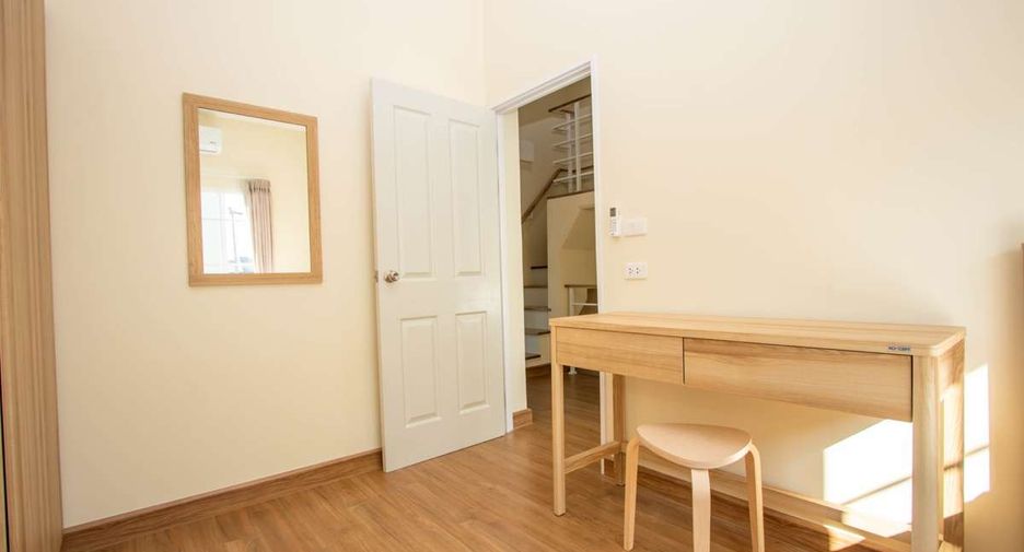 For rent 4 bedrooms house in Mueang Chiang Mai, Chiang Mai