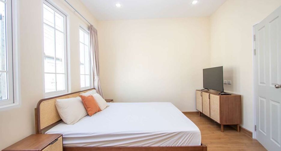 For rent 4 bedrooms house in Mueang Chiang Mai, Chiang Mai