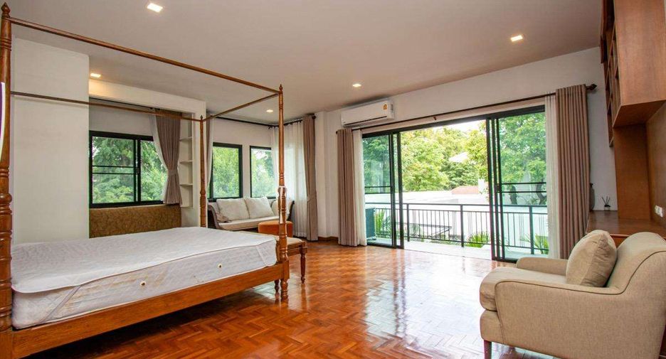For rent 5 bedrooms house in Mueang Chiang Mai, Chiang Mai
