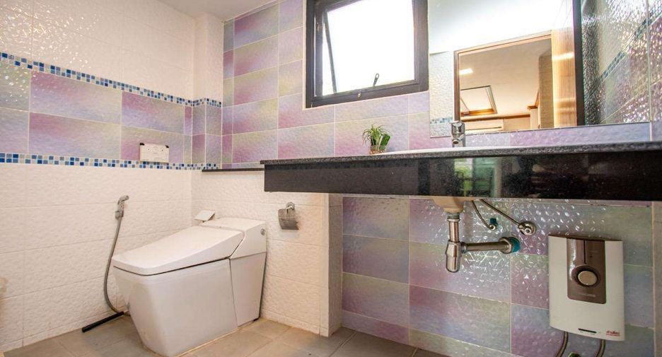 For rent 5 bedrooms house in Mueang Chiang Mai, Chiang Mai