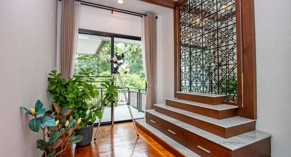 For rent 5 bedrooms house in Mueang Chiang Mai, Chiang Mai