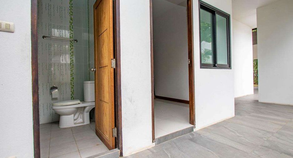 For rent 5 bedrooms house in Mueang Chiang Mai, Chiang Mai