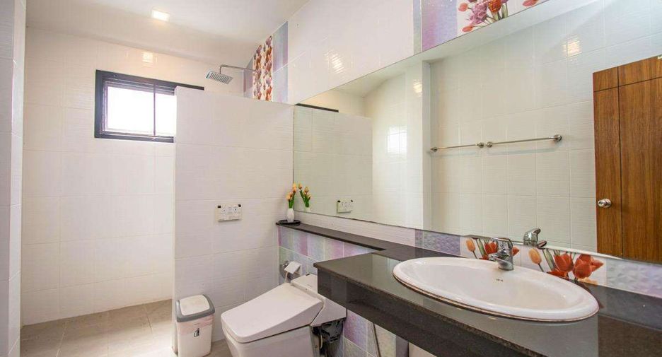 For rent 5 bedrooms house in Mueang Chiang Mai, Chiang Mai