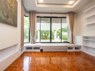 For rent 5 bedrooms house in Mueang Chiang Mai, Chiang Mai