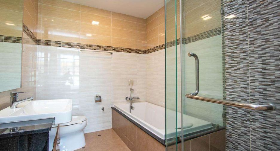 For rent 2 bedrooms condo in Mueang Chiang Mai, Chiang Mai