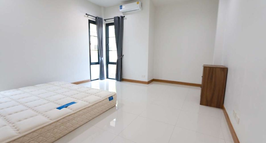 For sale 3 bedrooms house in Saraphi, Chiang Mai