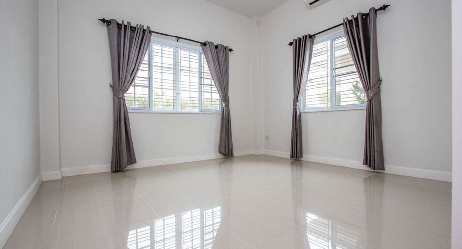 For sale 2 bedrooms house in Saraphi, Chiang Mai