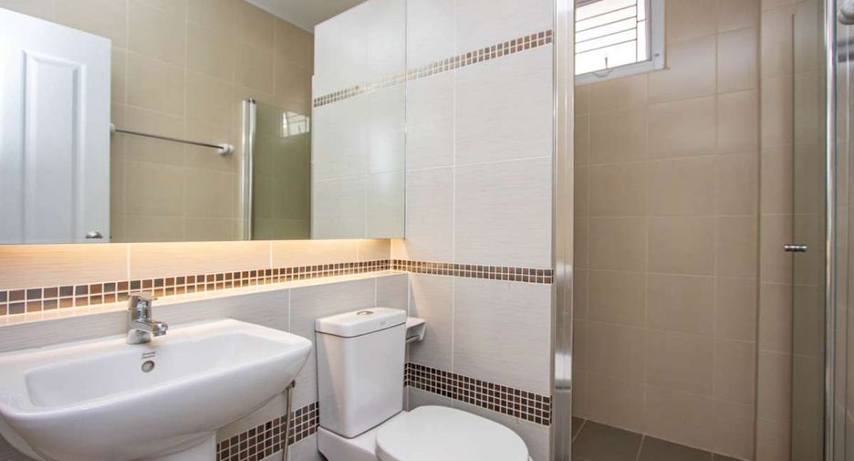 For sale 2 bedrooms house in Saraphi, Chiang Mai