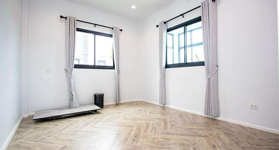 For rent 4 bedrooms house in San Sai, Chiang Mai
