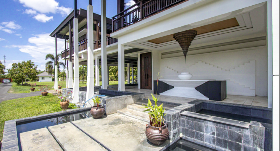 For sale 5 bedrooms house in Hang Dong, Chiang Mai