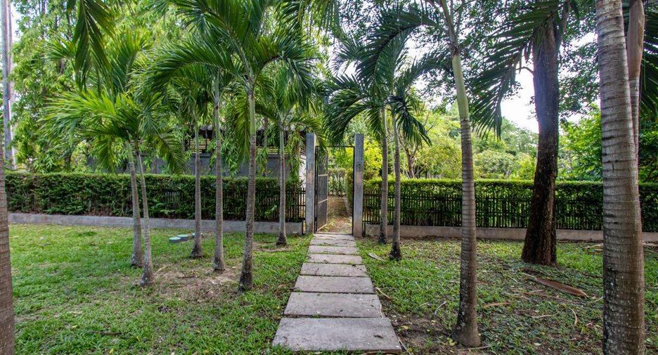 For sale 5 bedrooms house in Hang Dong, Chiang Mai
