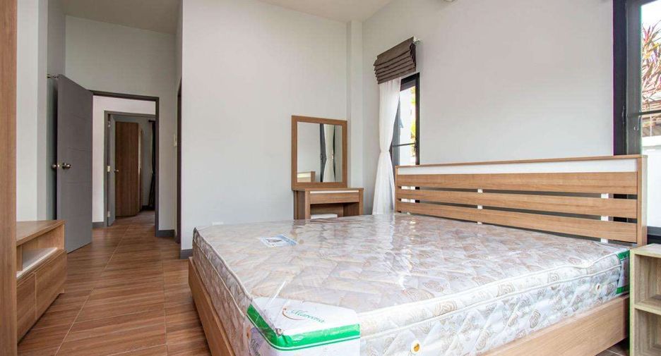 À louer 3 chambres maison à San Kamphaeng, Chiang Mai