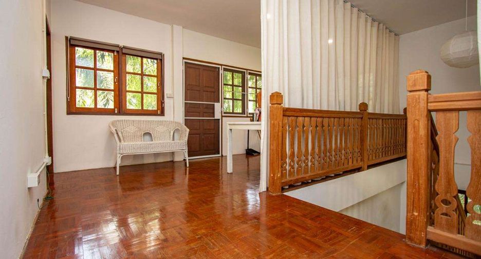 For rent 2 bedrooms retail Space in Mueang Chiang Mai, Chiang Mai