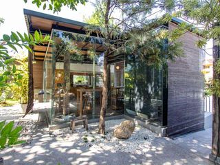 For rent 2 bedrooms retail Space in Mueang Chiang Mai, Chiang Mai