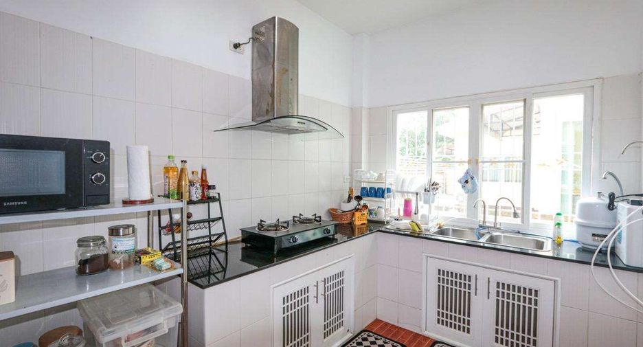 For rent 4 bedrooms house in Mueang Chiang Mai, Chiang Mai