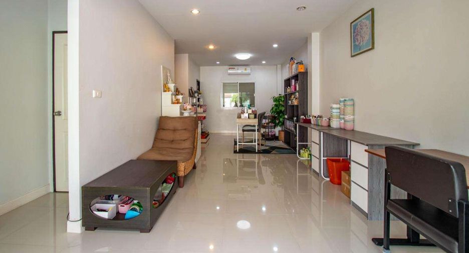 À vendre 5 chambres maison à San Kamphaeng, Chiang Mai
