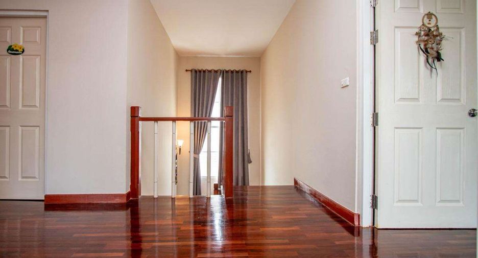 À vendre 5 chambres maison à San Kamphaeng, Chiang Mai
