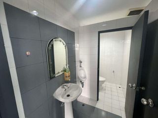 For rent 2 bedrooms retail Space in Mueang Chiang Mai, Chiang Mai