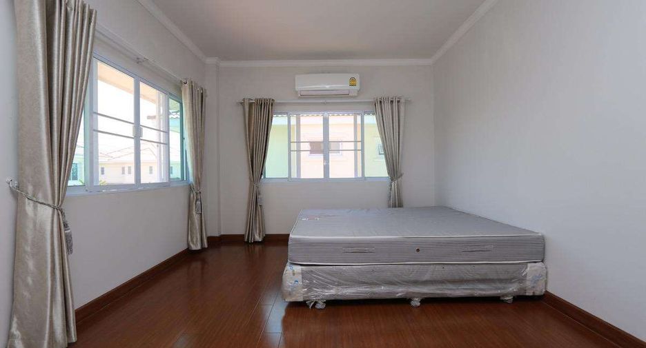 For rent 3 bedrooms house in San Kamphaeng, Chiang Mai