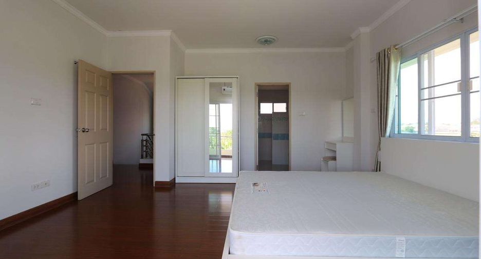 For rent 3 bedrooms house in San Kamphaeng, Chiang Mai