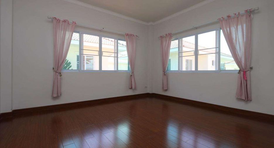 For rent 3 bedrooms house in San Kamphaeng, Chiang Mai