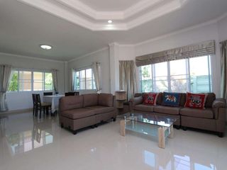 For rent 3 bedrooms house in San Kamphaeng, Chiang Mai
