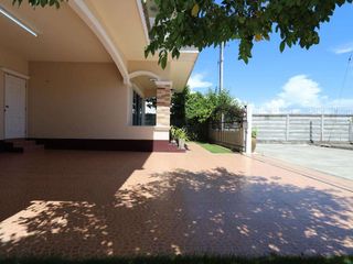 For rent 3 bedrooms house in San Kamphaeng, Chiang Mai