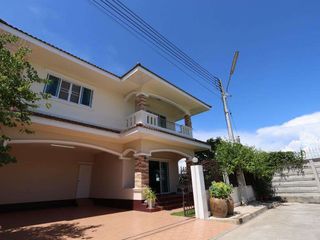 For rent 3 bedrooms house in San Kamphaeng, Chiang Mai