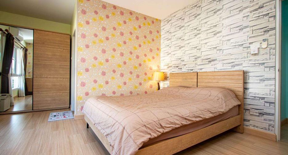For rent 4 bedrooms house in Saraphi, Chiang Mai