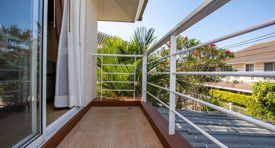 For rent 4 bedrooms house in Saraphi, Chiang Mai