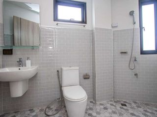 For rent 2 bedrooms retail Space in Mueang Chiang Mai, Chiang Mai